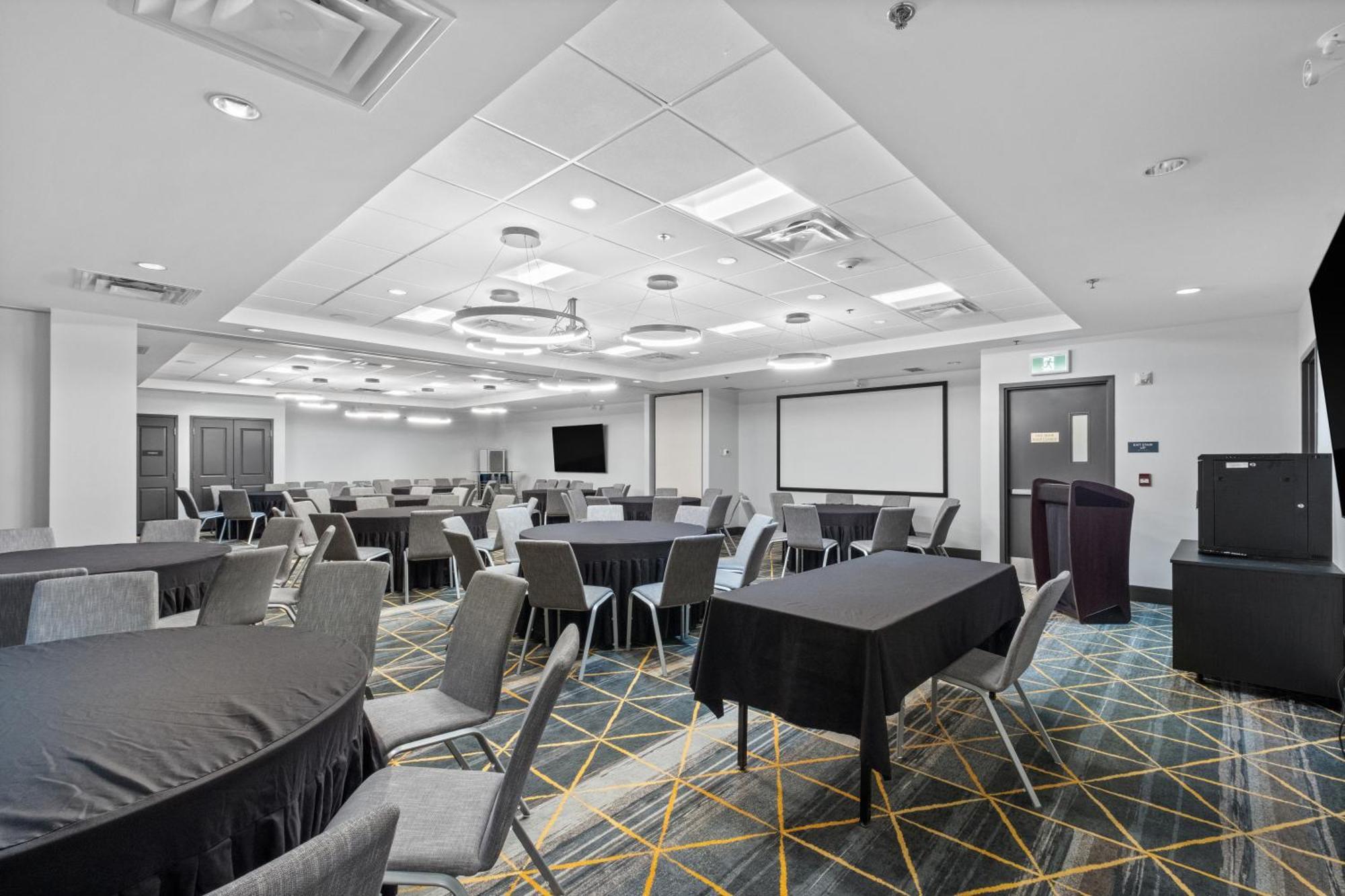 Holiday Inn Hotel & Suites Surrey East - Cloverdale By Ihg Exterior foto